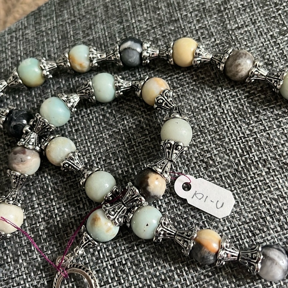 Glass multicolored marbled speckled beaded circle silver tone toggled necklace - Picture 3 of 10